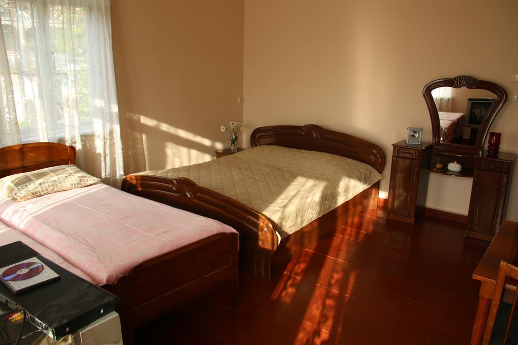 Achi Guest House Makhinjauri Habitación foto